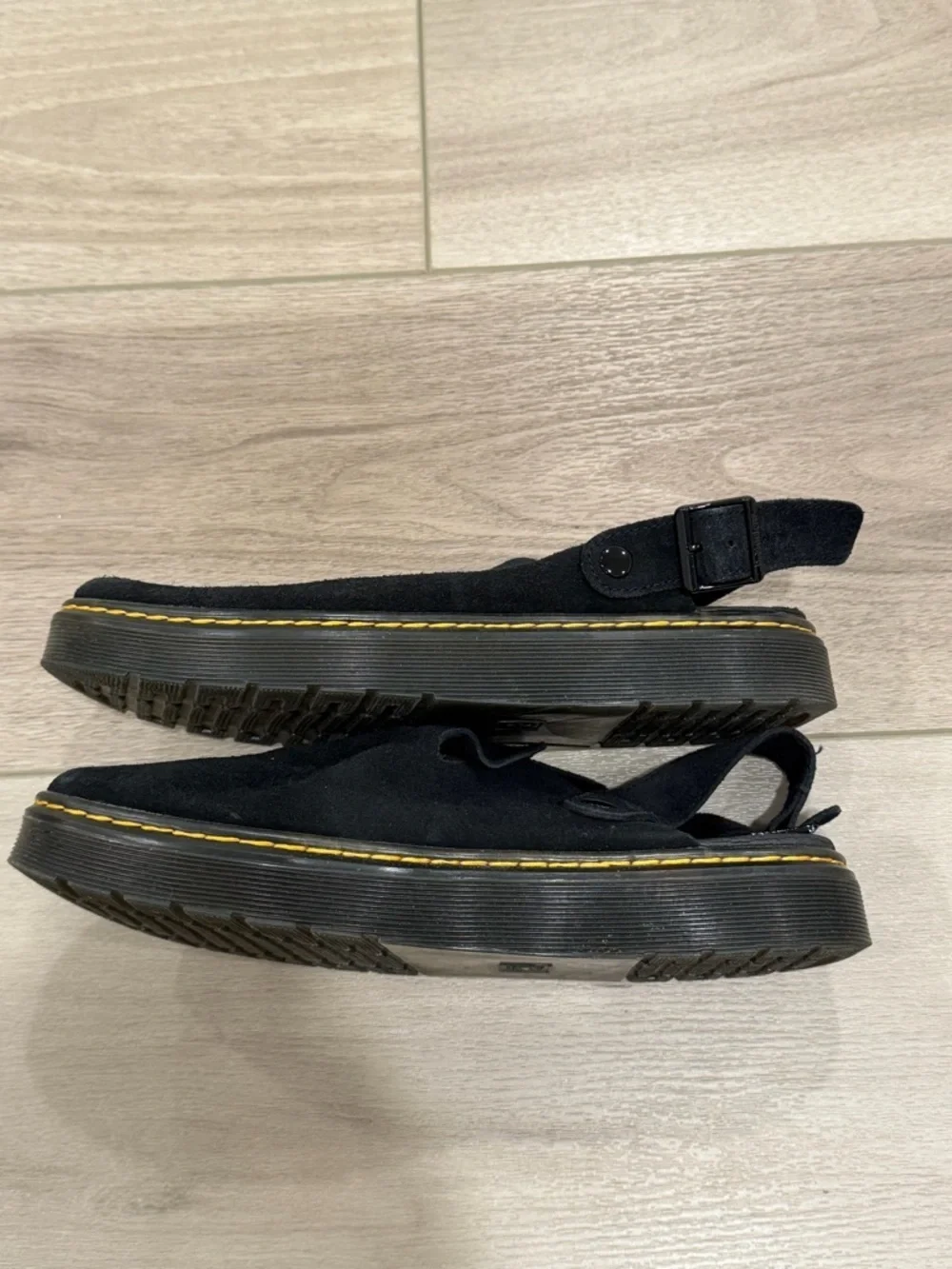 Dr Marten Carlson Womens Suede Slingback Mules Black Size 10 Mens Size 11 Womens